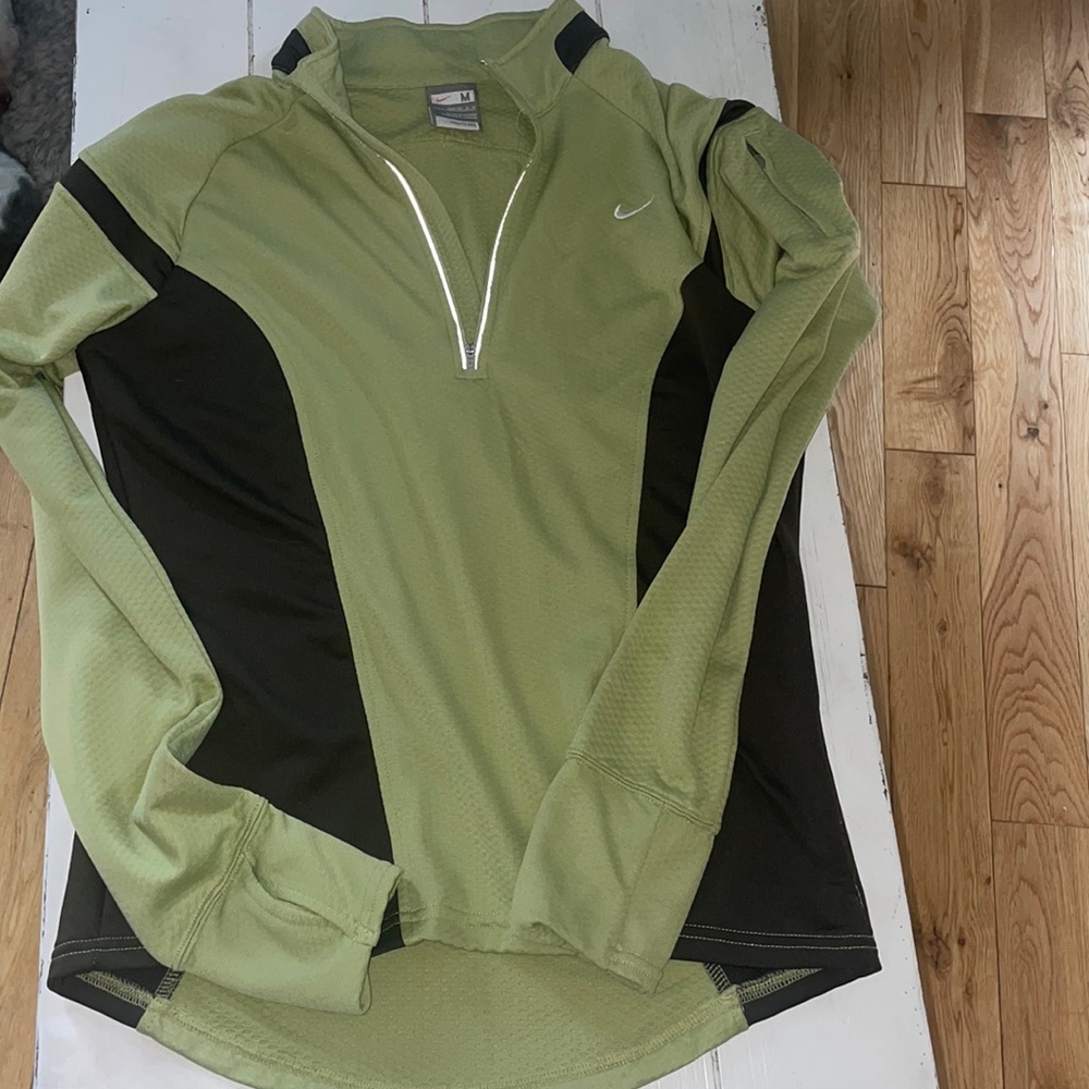 Nike FIT DRY long sleeve size medium 8-10